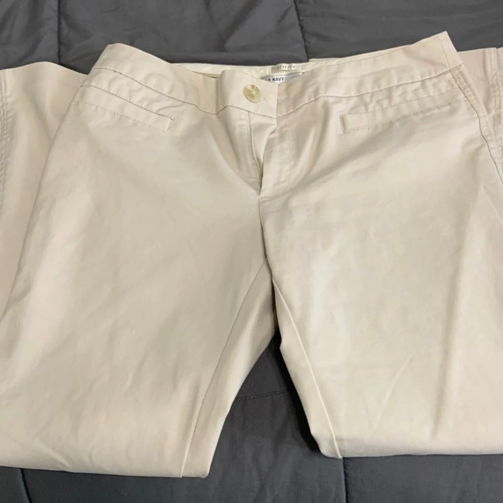 Women’s Old Navy khakis ankle length